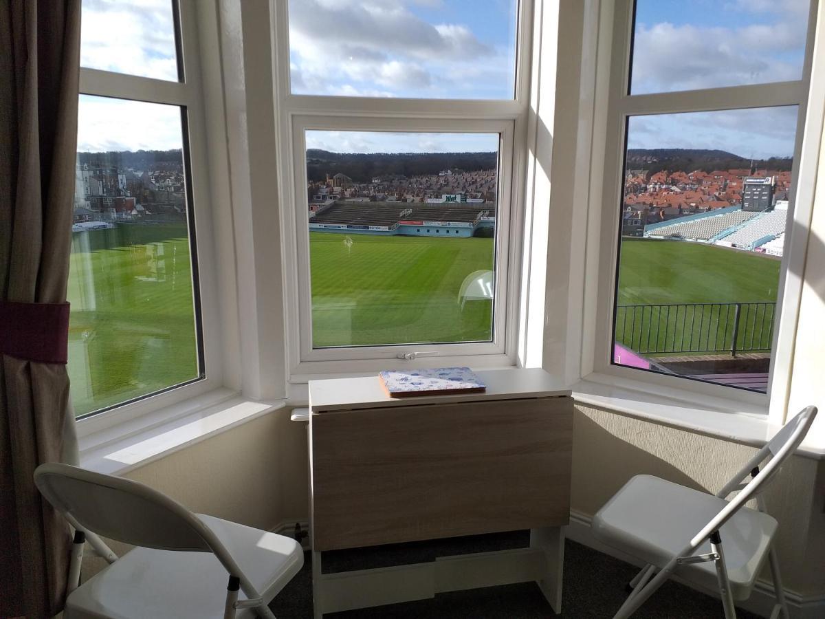 Cricket Stadium View Apartman Scarborough Kültér fotó